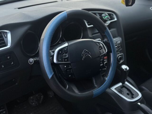 Белый Ситроен С4, объемом двигателя 1.6 л и пробегом 178 тыс. км за 6600 $, фото 6 на Automoto.ua