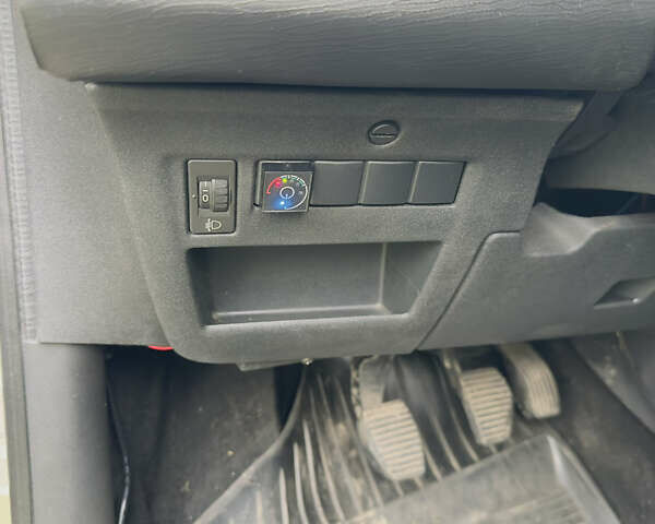 Ситроен С4 2005 в Недригайлове на Automoto.ua Бежевый Ситроен С4, объемом двигателя 1.59 л и пробегом 290 тыс. км за 4000 $, фото 13 на Automoto.ua