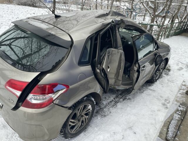 Бежевий Сітроен С4, об'ємом двигуна 1.6 л та пробігом 220 тис. км за 4000 $, фото 1 на Automoto.ua