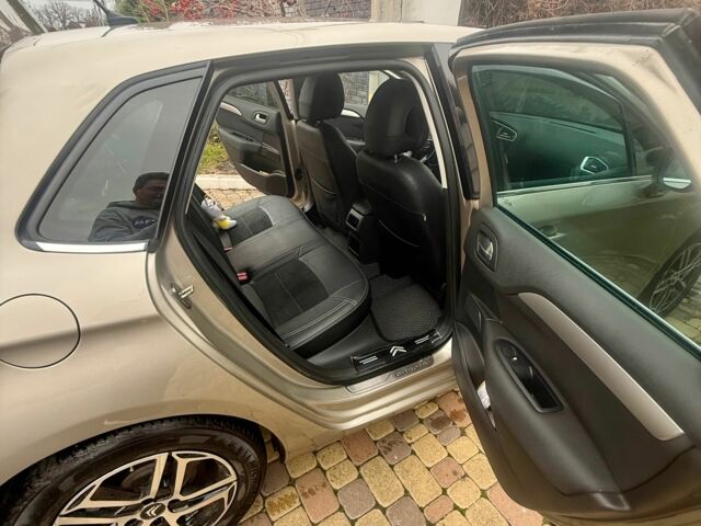 Бежевый Ситроен С4, объемом двигателя 1.6 л и пробегом 212 тыс. км за 8500 $, фото 7 на Automoto.ua