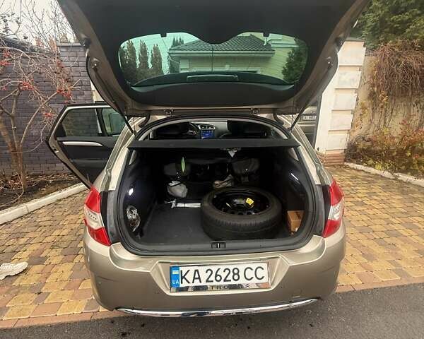 Бежевый Ситроен С4, объемом двигателя 1.6 л и пробегом 212 тыс. км за 8500 $, фото 7 на Automoto.ua