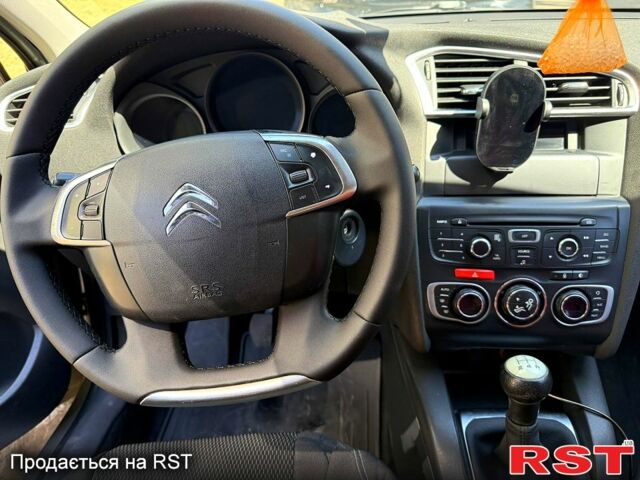 Бежевий Сітроен С4, об'ємом двигуна 1.6 л та пробігом 237 тис. км за 7500 $, фото 5 на Automoto.ua