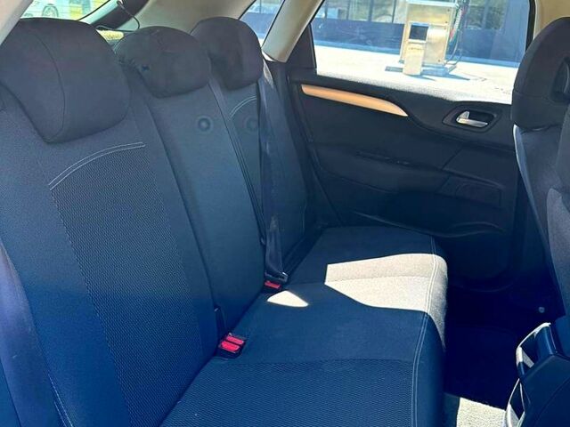 Бежевий Сітроен С4, об'ємом двигуна 1.6 л та пробігом 237 тис. км за 7500 $, фото 1 на Automoto.ua