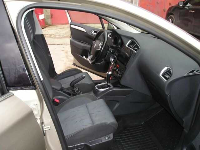 Ситроен С4 2013 в Киеве на Automoto.ua Бежевый Ситроен С4, объемом двигателя 1.6 л и пробегом 116 тыс. км за 8800 $, фото 15 на Automoto.ua