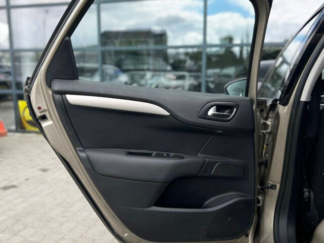 Бежевый Ситроен С4, объемом двигателя 1.6 л и пробегом 155 тыс. км за 7990 $, фото 16 на Automoto.ua