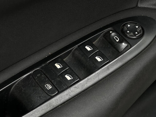 Бежевый Ситроен С4, объемом двигателя 1.6 л и пробегом 155 тыс. км за 7990 $, фото 9 на Automoto.ua