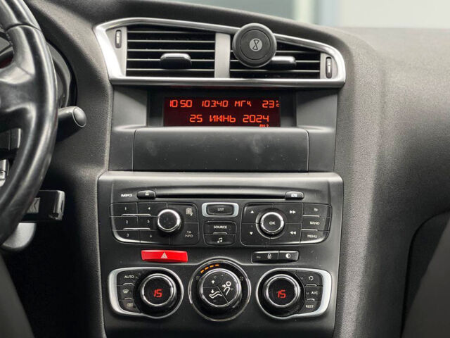 Бежевый Ситроен С4, объемом двигателя 1.6 л и пробегом 155 тыс. км за 7990 $, фото 14 на Automoto.ua