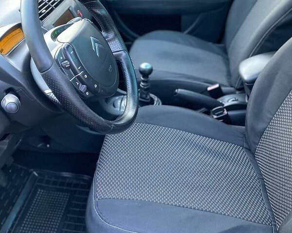 Черный Ситроен С4, объемом двигателя 2 л и пробегом 245 тыс. км за 4450 $, фото 22 на Automoto.ua