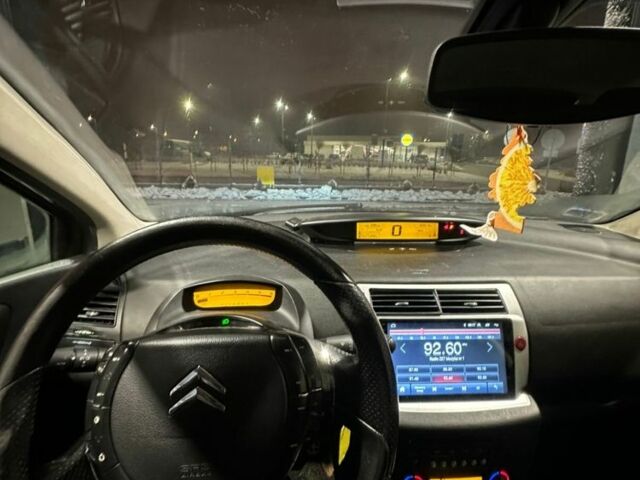 Черный Ситроен С4, объемом двигателя 0 л и пробегом 310 тыс. км за 1657 $, фото 4 на Automoto.ua