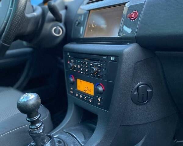 Черный Ситроен С4, объемом двигателя 2 л и пробегом 245 тыс. км за 4250 $, фото 23 на Automoto.ua