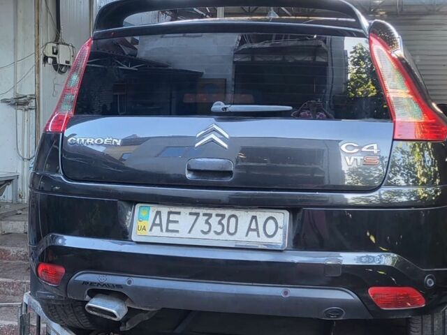 Черный Ситроен С4, объемом двигателя 2 л и пробегом 150 тыс. км за 3200 $, фото 1 на Automoto.ua