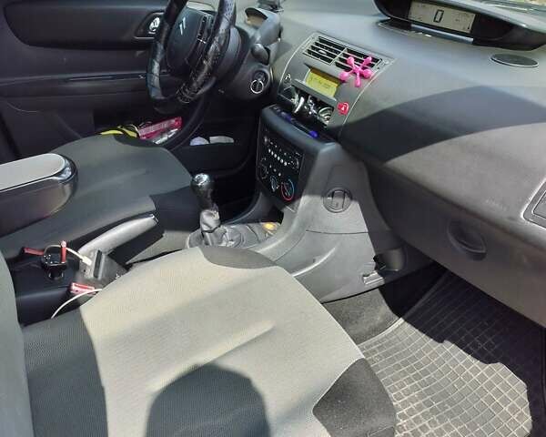 Чорний Сітроен С4, об'ємом двигуна 1.4 л та пробігом 220 тис. км за 4950 $, фото 2 на Automoto.ua