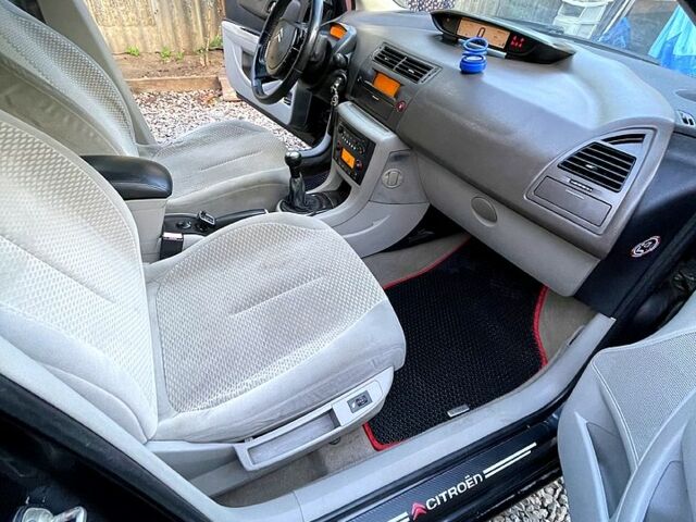 Ситроен С4 2006 в Харькове на Automoto.ua Черный Ситроен С4, объемом двигателя 1.6 л и пробегом 295 тыс. км за 3500 $, фото 7 на Automoto.ua