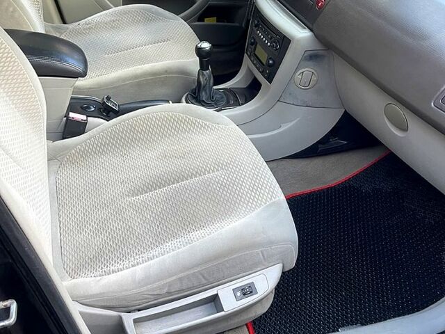 Ситроен С4 2006 в Харькове на Automoto.ua Черный Ситроен С4, объемом двигателя 1.6 л и пробегом 295 тыс. км за 3500 $, фото 8 на Automoto.ua