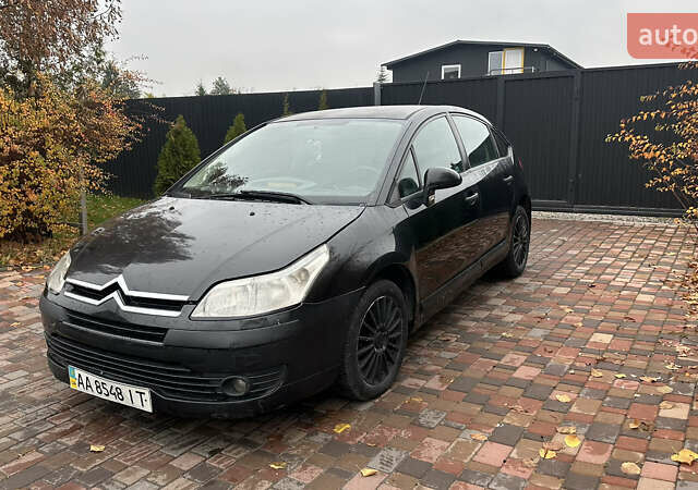 Черный Ситроен С4, объемом двигателя 1.6 л и пробегом 240 тыс. км за 3500 $, фото 1 на Automoto.ua