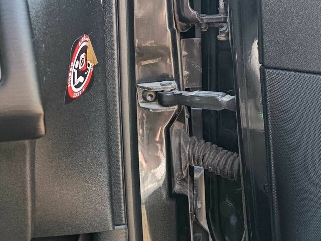 Чорний Сітроен С4, об'ємом двигуна 1.6 л та пробігом 242 тис. км за 4300 $, фото 14 на Automoto.ua