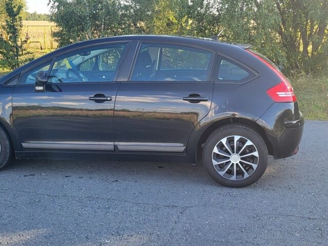 Черный Ситроен С4, объемом двигателя 1.6 л и пробегом 257 тыс. км за 4600 $, фото 4 на Automoto.ua