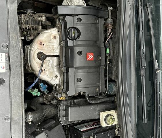 Черный Ситроен С4, объемом двигателя 1.6 л и пробегом 250 тыс. км за 3600 $, фото 22 на Automoto.ua