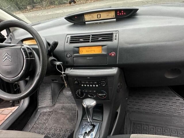 Черный Ситроен С4, объемом двигателя 1.6 л и пробегом 250 тыс. км за 3600 $, фото 21 на Automoto.ua