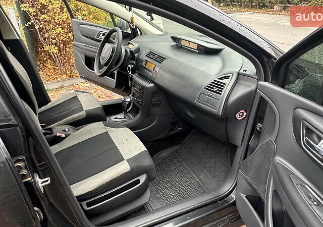 Черный Ситроен С4, объемом двигателя 1.6 л и пробегом 240 тыс. км за 3600 $, фото 19 на Automoto.ua