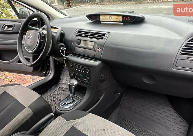 Черный Ситроен С4, объемом двигателя 1.6 л и пробегом 240 тыс. км за 3500 $, фото 20 на Automoto.ua