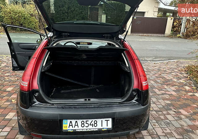 Черный Ситроен С4, объемом двигателя 1.6 л и пробегом 240 тыс. км за 3500 $, фото 13 на Automoto.ua