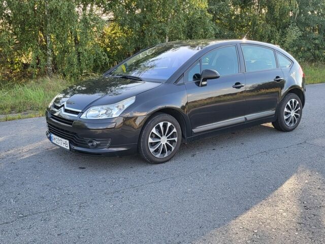 Черный Ситроен С4, объемом двигателя 1.6 л и пробегом 257 тыс. км за 4600 $, фото 3 на Automoto.ua