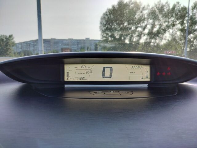 Черный Ситроен С4, объемом двигателя 1.6 л и пробегом 326 тыс. км за 3200 $, фото 8 на Automoto.ua