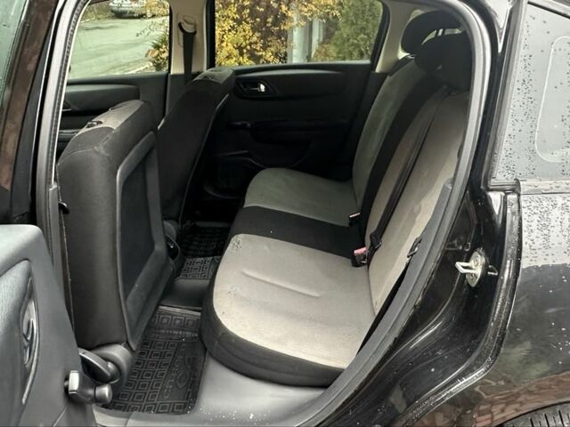 Черный Ситроен С4, объемом двигателя 1.6 л и пробегом 250 тыс. км за 3600 $, фото 18 на Automoto.ua