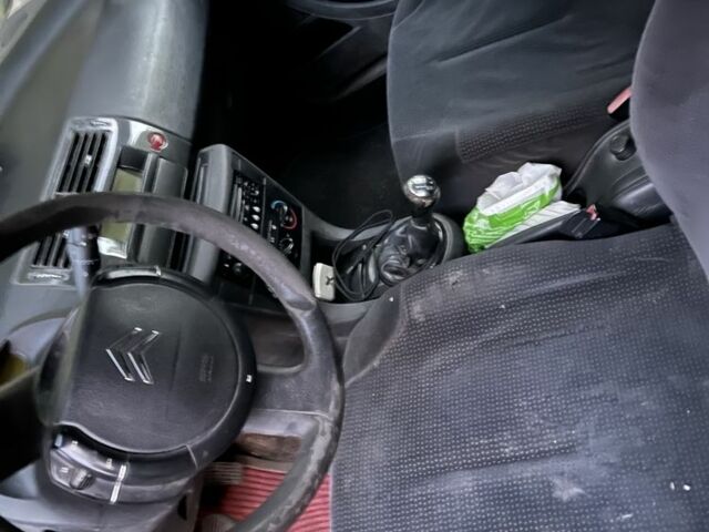 Черный Ситроен С4, объемом двигателя 1.6 л и пробегом 204 тыс. км за 2800 $, фото 11 на Automoto.ua