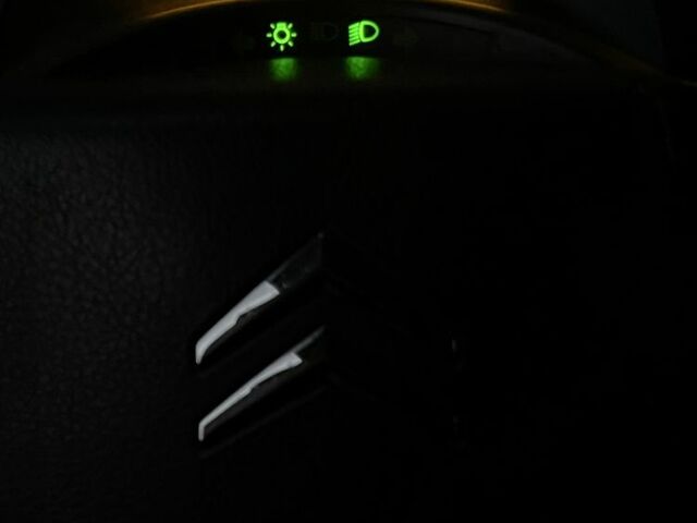 Черный Ситроен С4, объемом двигателя 1.6 л и пробегом 204 тыс. км за 2800 $, фото 12 на Automoto.ua