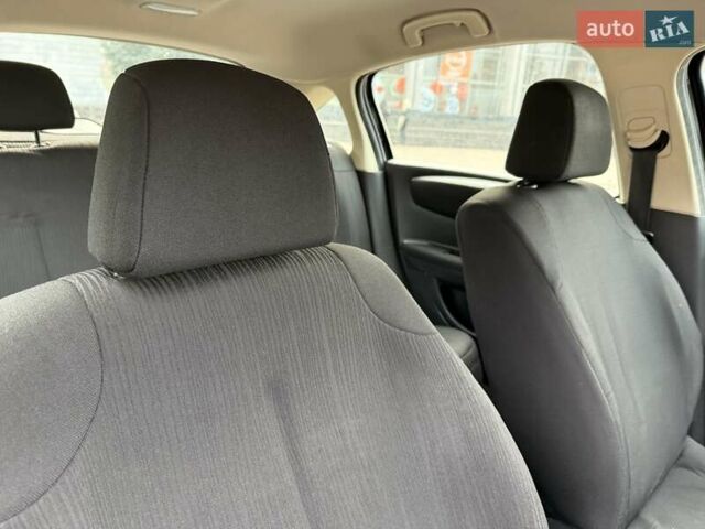 Черный Ситроен С4, объемом двигателя 1.6 л и пробегом 220 тыс. км за 3400 $, фото 32 на Automoto.ua