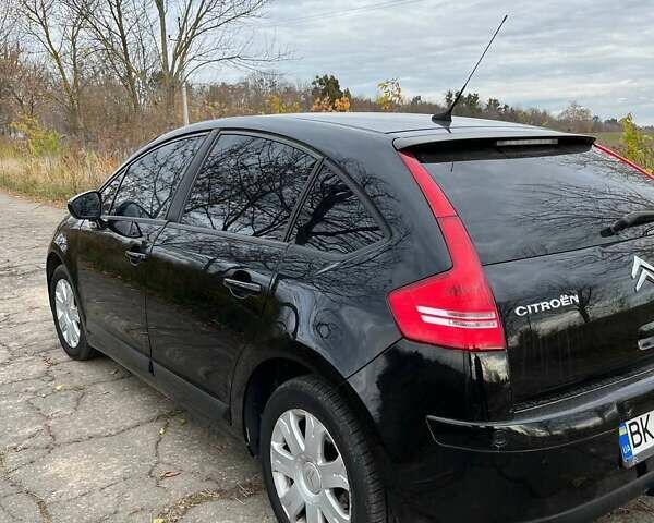 Черный Ситроен С4, объемом двигателя 1.6 л и пробегом 333 тыс. км за 5800 $, фото 4 на Automoto.ua