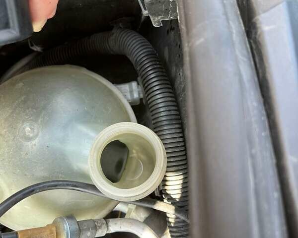 Чорний Сітроен С4, об'ємом двигуна 1.56 л та пробігом 271 тис. км за 6500 $, фото 17 на Automoto.ua