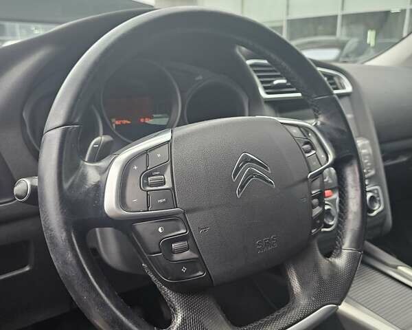 Черный Ситроен С4, объемом двигателя 1.56 л и пробегом 162 тыс. км за 7300 $, фото 12 на Automoto.ua