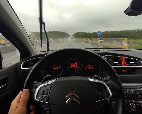 Черный Ситроен С4, объемом двигателя 1.6 л и пробегом 35 тыс. км за 6999 $, фото 8 на Automoto.ua