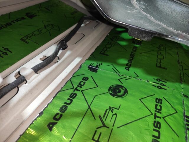 Черный Ситроен С4, объемом двигателя 1.6 л и пробегом 360 тыс. км за 6000 $, фото 3 на Automoto.ua