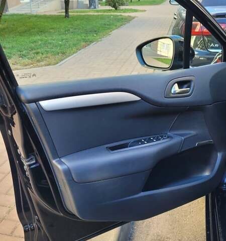 Черный Ситроен С4, объемом двигателя 1.6 л и пробегом 222 тыс. км за 6800 $, фото 12 на Automoto.ua