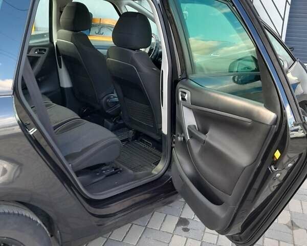 Черный Ситроен С4, объемом двигателя 1.56 л и пробегом 292 тыс. км за 4990 $, фото 6 на Automoto.ua