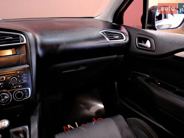 Чорний Сітроен С4, об'ємом двигуна 1.6 л та пробігом 164 тис. км за 4900 $, фото 42 на Automoto.ua