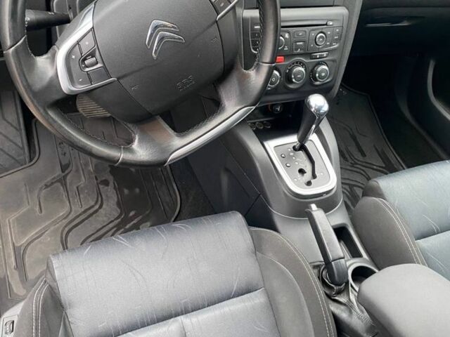 Черный Ситроен С4, объемом двигателя 1.6 л и пробегом 146 тыс. км за 8500 $, фото 5 на Automoto.ua