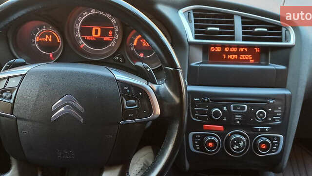 Чорний Сітроен С4, об'ємом двигуна 1.6 л та пробігом 112 тис. км за 8350 $, фото 7 на Automoto.ua