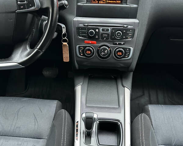 Чорний Сітроен С4, об'ємом двигуна 1.6 л та пробігом 210 тис. км за 8400 $, фото 17 на Automoto.ua