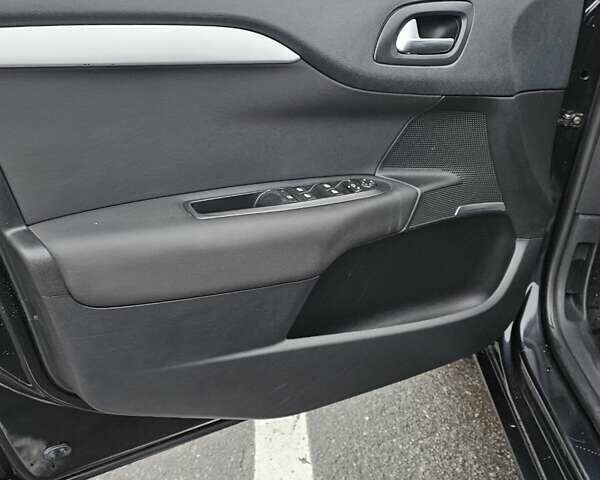 Черный Ситроен С4, объемом двигателя 1.59 л и пробегом 150 тыс. км за 4000 $, фото 13 на Automoto.ua