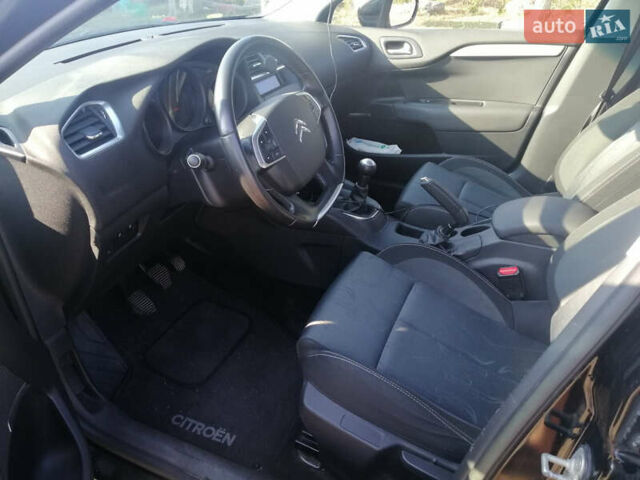 Черный Ситроен С4, объемом двигателя 1.56 л и пробегом 275 тыс. км за 7800 $, фото 20 на Automoto.ua