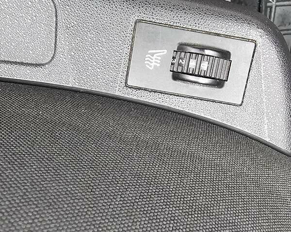 Черный Ситроен С4, объемом двигателя 1.59 л и пробегом 150 тыс. км за 4000 $, фото 17 на Automoto.ua