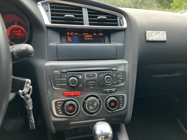 Чорний Сітроен С4, об'ємом двигуна 1.6 л та пробігом 147 тис. км за 7300 $, фото 22 на Automoto.ua