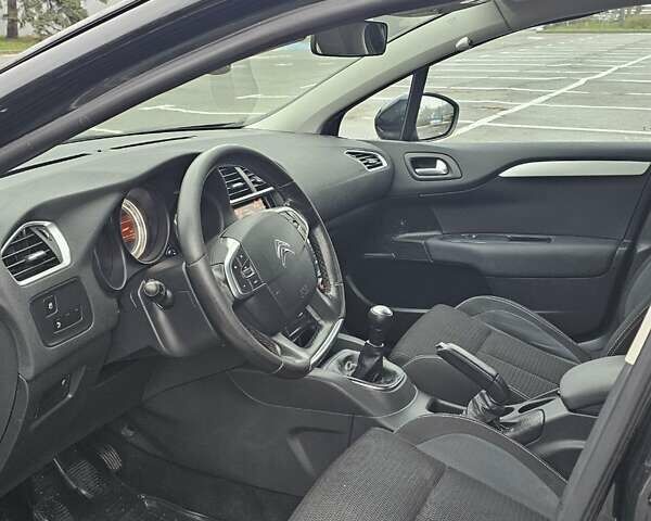 Черный Ситроен С4, объемом двигателя 1.6 л и пробегом 150 тыс. км за 4700 $, фото 6 на Automoto.ua