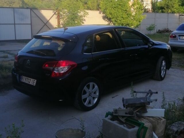 Черный Ситроен С4, объемом двигателя 1.6 л и пробегом 230 тыс. км за 6000 $, фото 1 на Automoto.ua