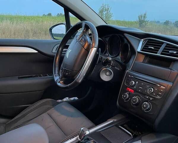 Черный Ситроен С4, объемом двигателя 1.56 л и пробегом 246 тыс. км за 7000 $, фото 4 на Automoto.ua